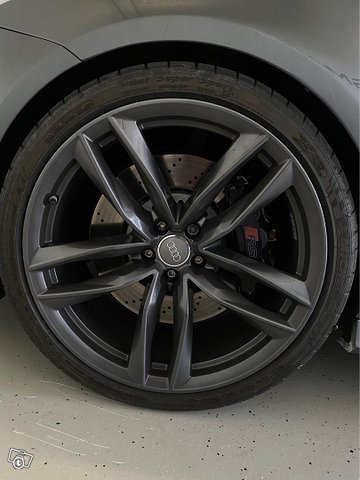 Audi RS7 10