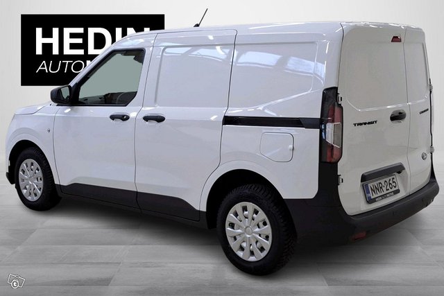 FORD TRANSIT COURIER 3