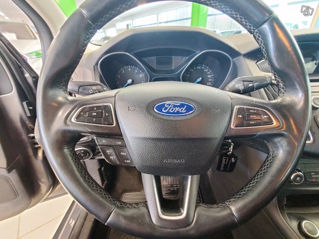 Ford Focus 6