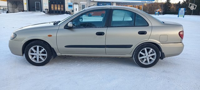 Nissan Almera 4