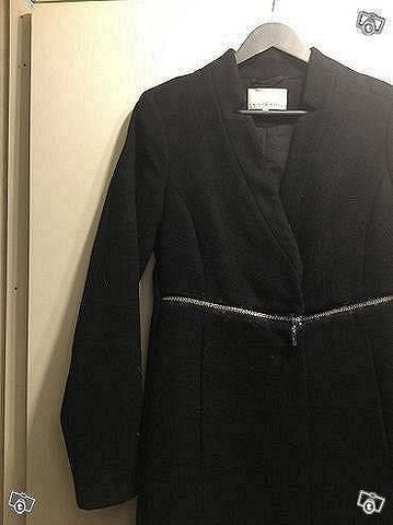 Musta naisten takki 36, kuva 1