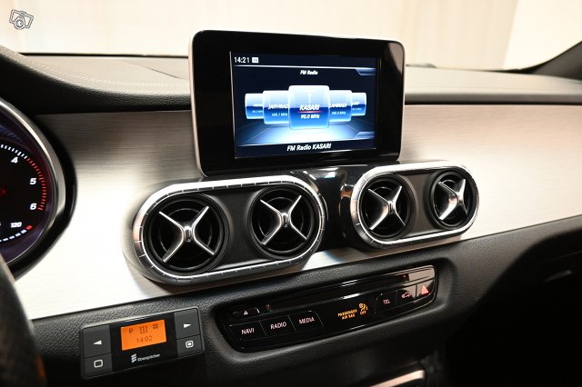 Mercedes-Benz X 17