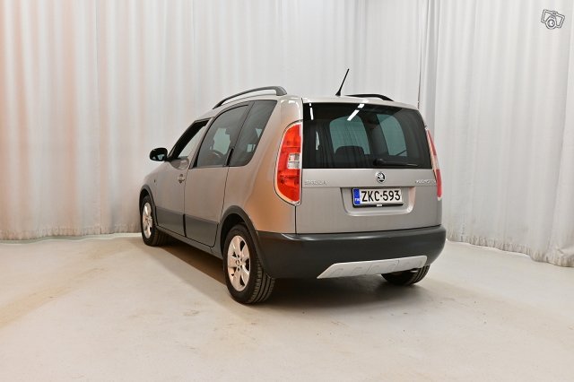 Skoda Roomster 5