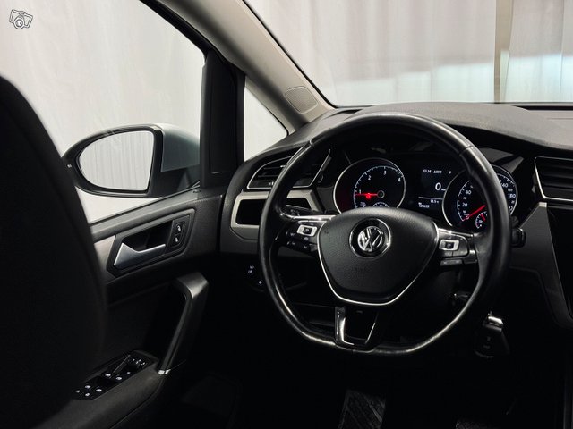 Volkswagen Touran 12
