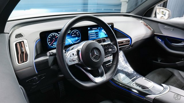 Mercedes-Benz EQC 8