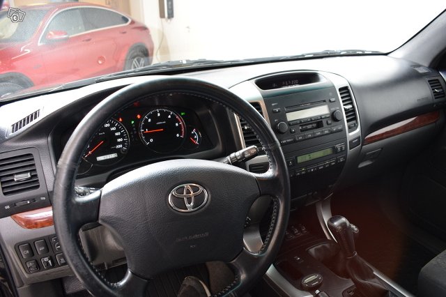 Toyota Land Cruiser 14