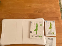 Wii tasapainolauta ja wii fit sek ohjekirjat