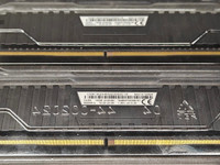 16 GB Corsair Vengeance LPX DDR4-3000 (2x8GB)