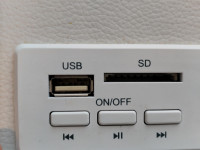 Radio/kaiutin USB/AUX