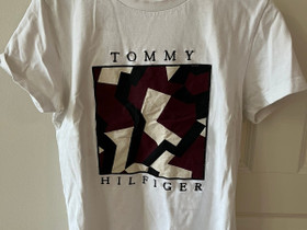 Tommy Hilfiger valkoinen t-paita, Vaatteet ja kengt, Tampere, Tori.fi