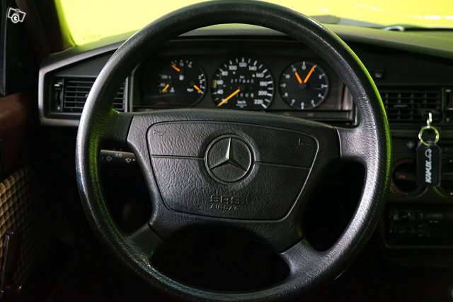 Mercedes-Benz 190 14