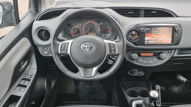 Toyota Yaris 19