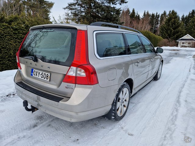 Volvo V70 3