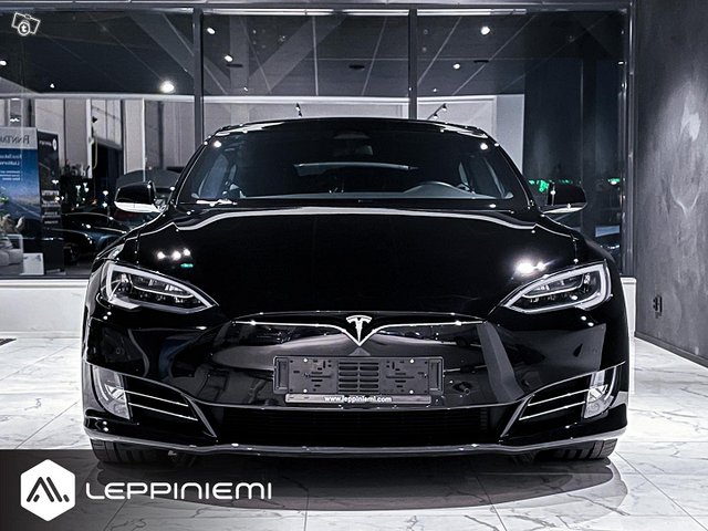 Tesla Model S 2