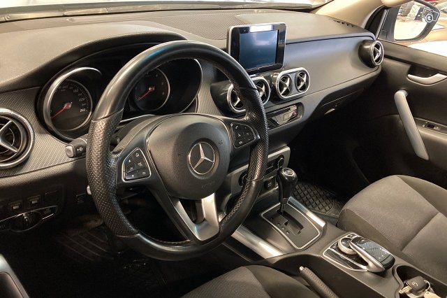 Mercedes-Benz X 7