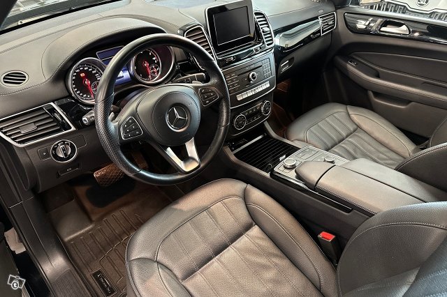 Mercedes-Benz GLS 7