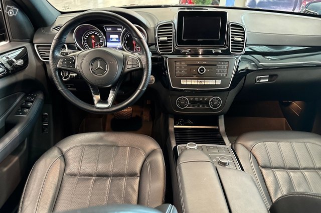 Mercedes-Benz GLS 8