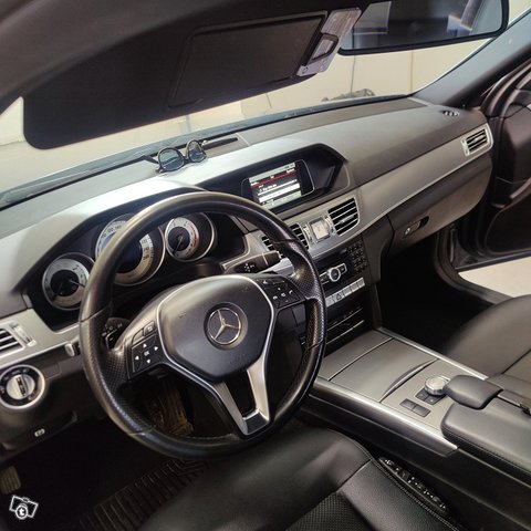 Mercedes-Benz E-sarja 10