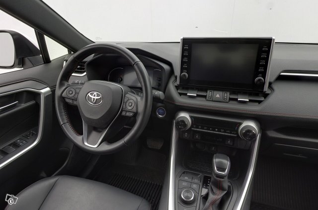 Toyota RAV4 Plug-In 11