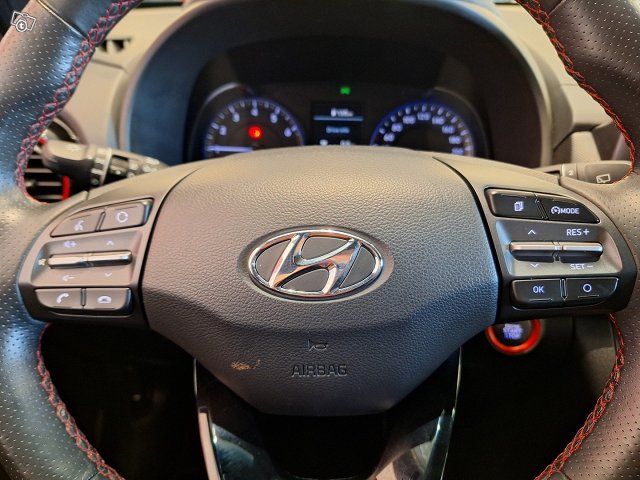 Hyundai KONA 18