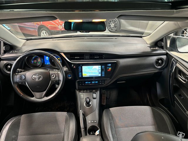 Toyota Auris 8