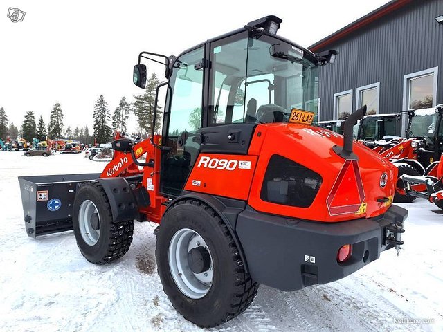 Kubota R090 VALMIINA TÖIHIN 4