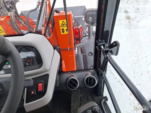 Kubota R090 VALMIINA TÖIHIN 22