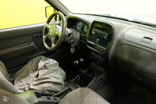 Nissan King Cab 8