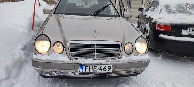Mercedes-Benz E-sarja 3