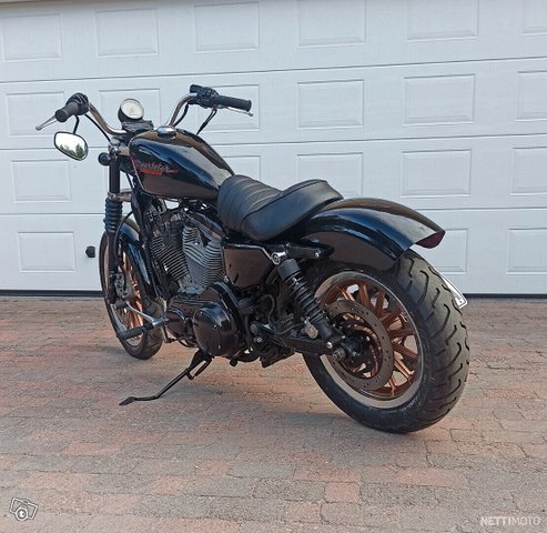 Harley-Davidson Sportster XL 883 8