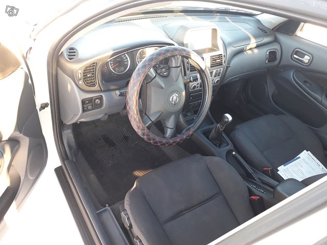 Nissan Almera 3