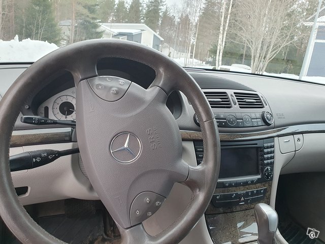 Mercedes-Benz E 220 12