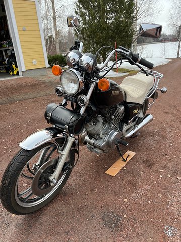 Yamaha XV 750 SE Virago 8