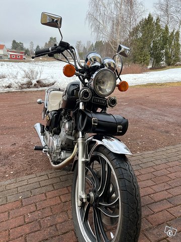 Yamaha XV 750 SE Virago 11