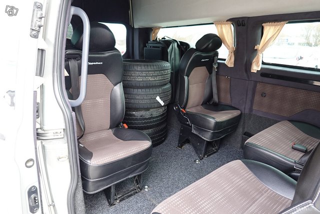 Ford Transit Custom 13