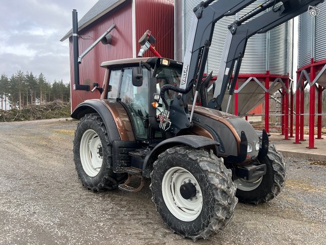 Valtra N122D MYYTY 8