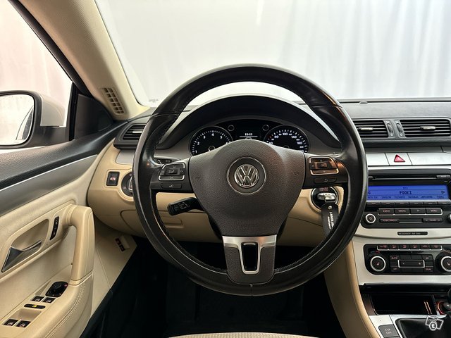 Volkswagen Passat CC 19