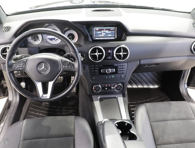 Mercedes-Benz GLK 16