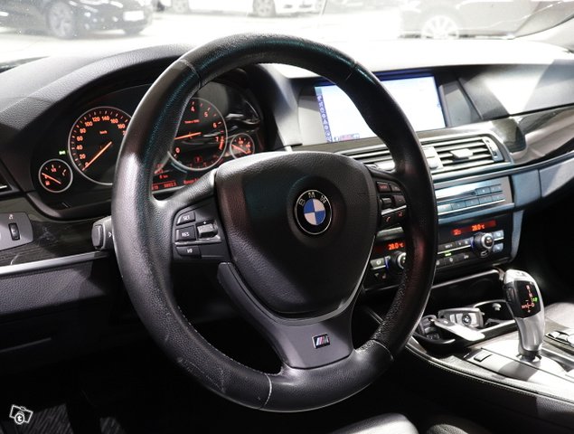 BMW 523 10