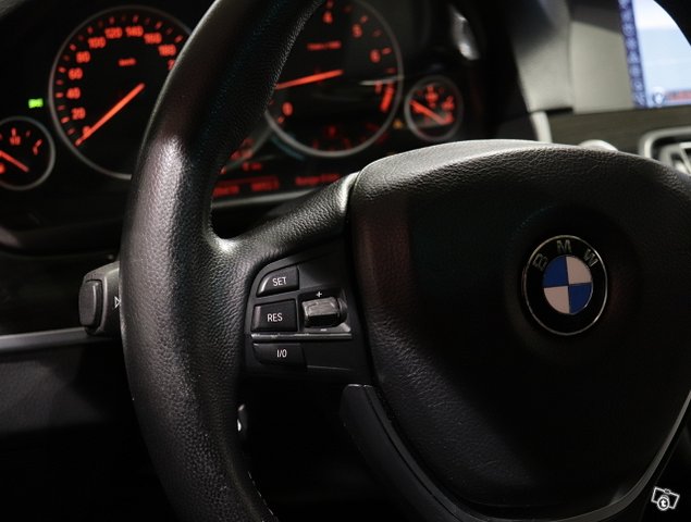 BMW 523 12