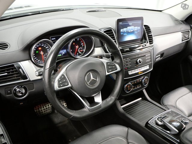 Mercedes-Benz GLE 19