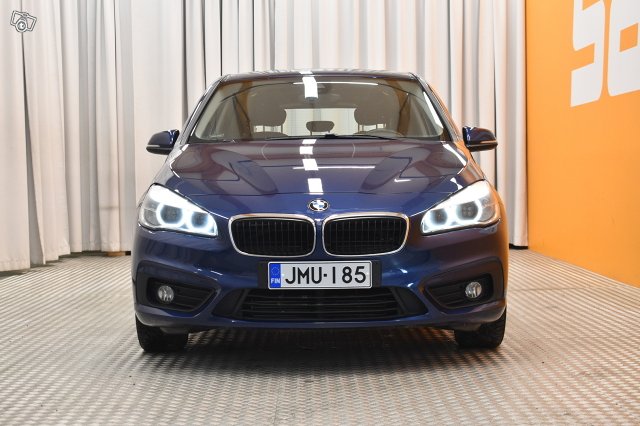 BMW 218 2