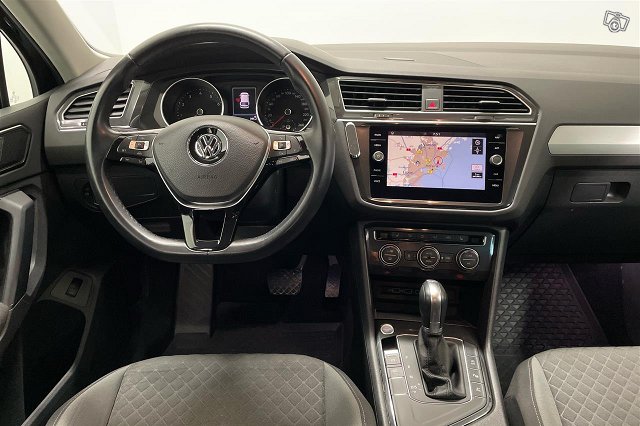Volkswagen Tiguan 7