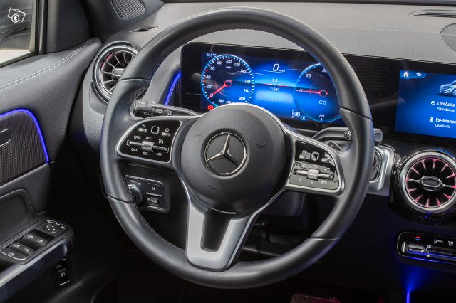 Mercedes-Benz EQB 17