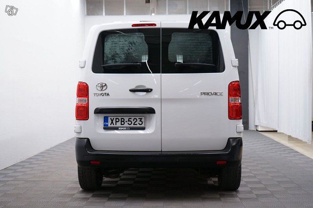 Toyota Proace 5