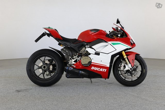 Ducati PANIGALE V4 8
