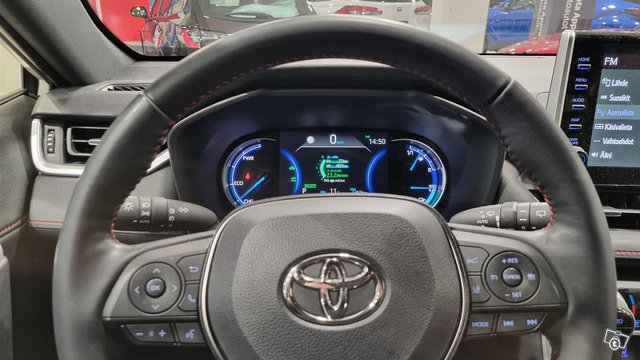 Toyota RAV4 Plug-in 15