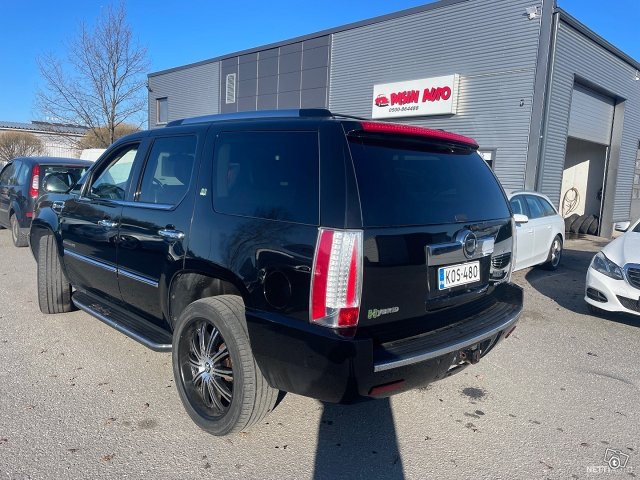 Cadillac Escalade 6