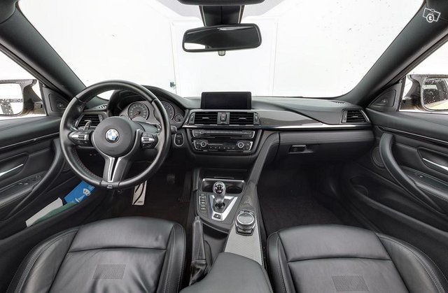BMW M4 5