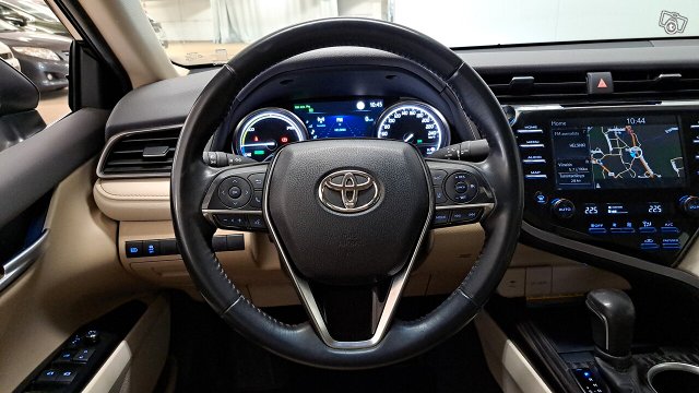 Toyota Camry 12